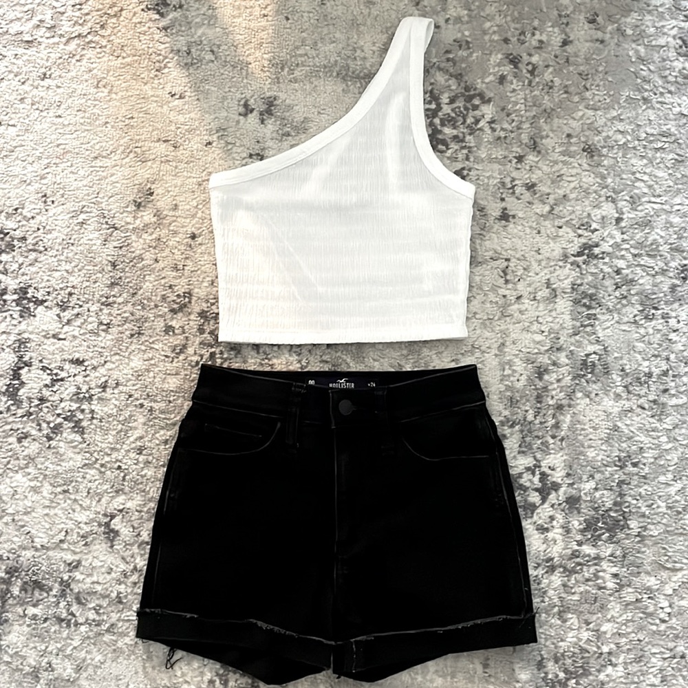 Hollister Black Jean Shorts 00 & American Eagle top XS Back to School
